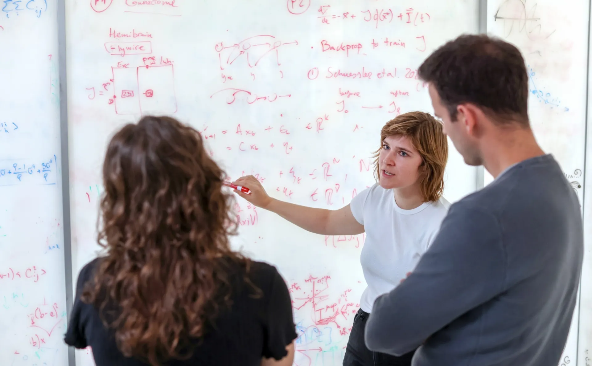 Kavli Member Lea Dunker with students; Photo by John Abbott